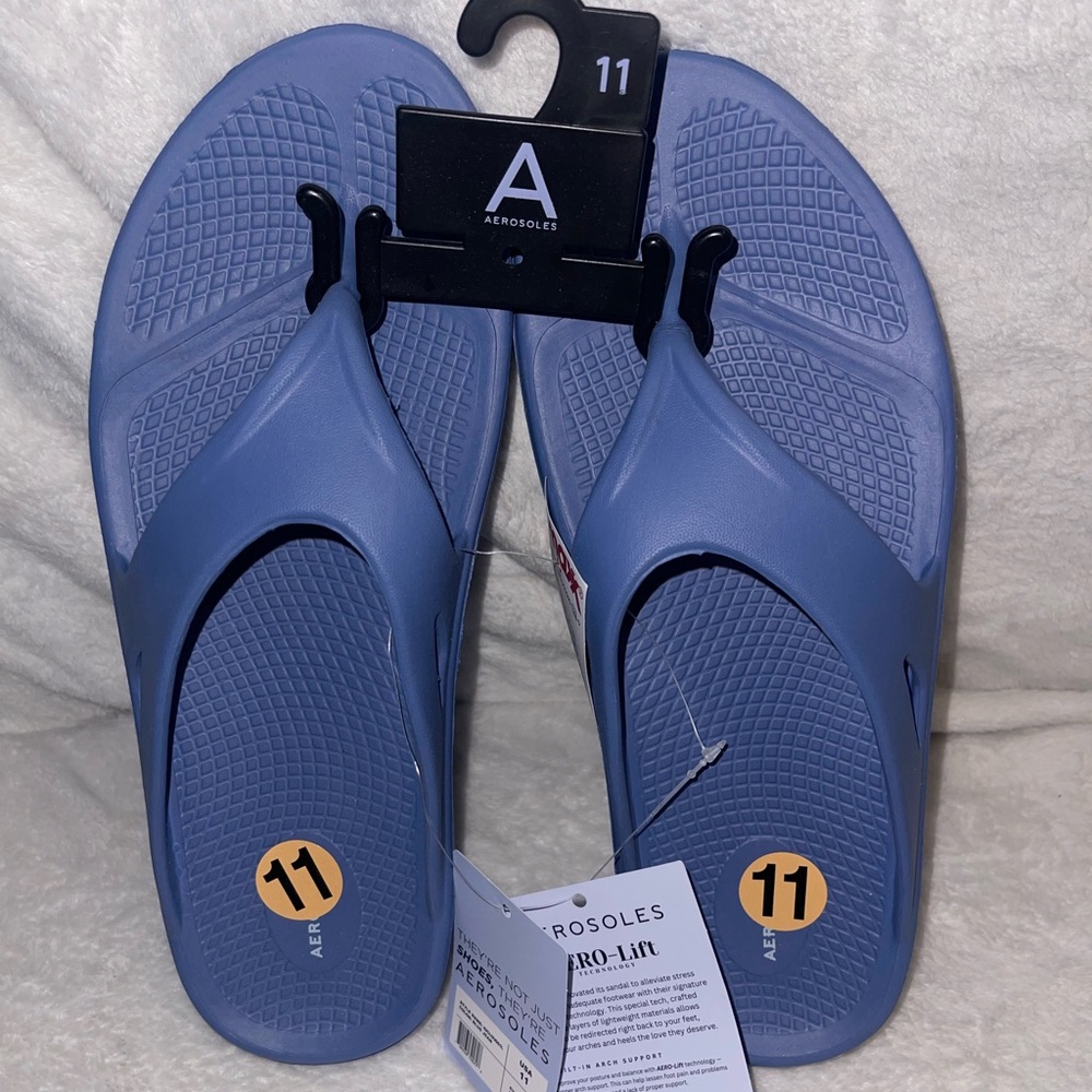 NWT Size 11 AEROSOLES Blue Slip-On Sandals